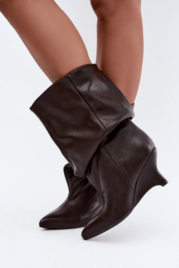 Slouchy Stiefeletten mit Plattform in schokoladenbraun Ilyna 2