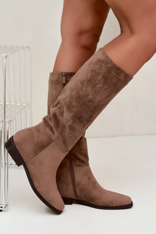 Damen lange Stiefel auf niedrigem Absatz in Sand Feretta