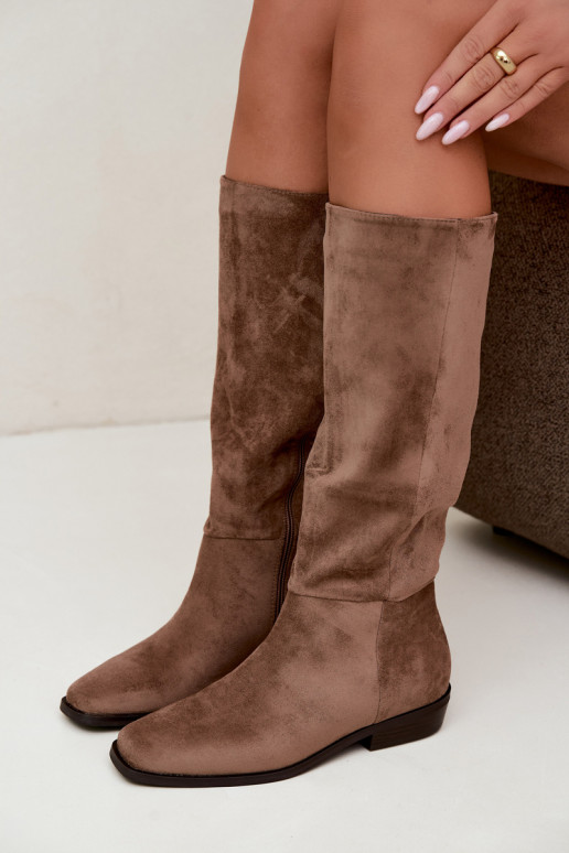 Damen lange Stiefel auf niedrigem Absatz in Sand Feretta