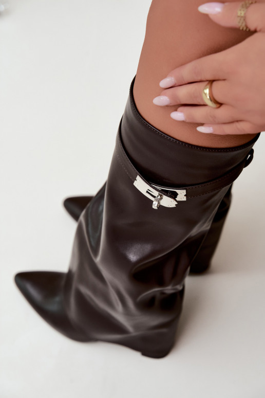 Wärmende Damenstiefel mit genähtem Schaft und Absätzen schokoladenbraun Salia