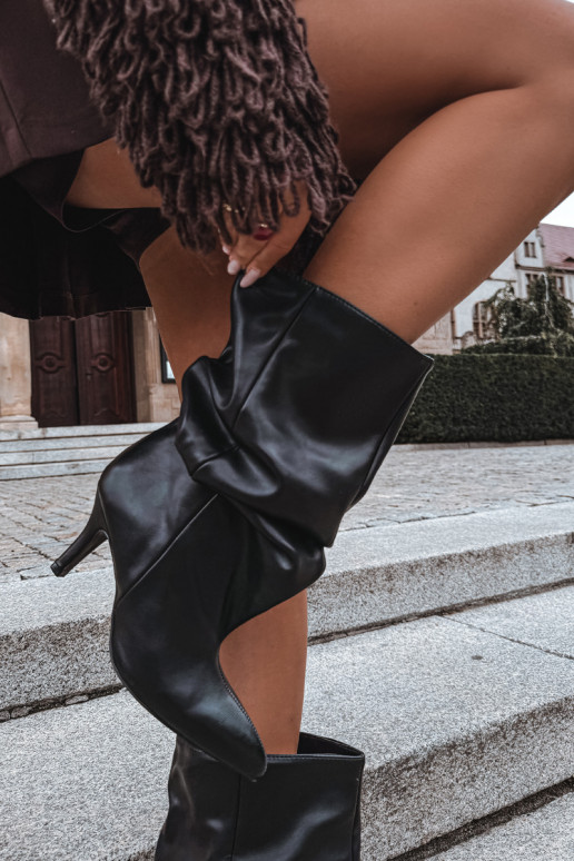 Slouchy Stiefeletten mit Absatz in schwarz Gelra
