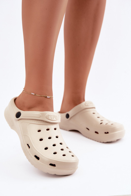 Aderis sandfarbene leichte Clogs