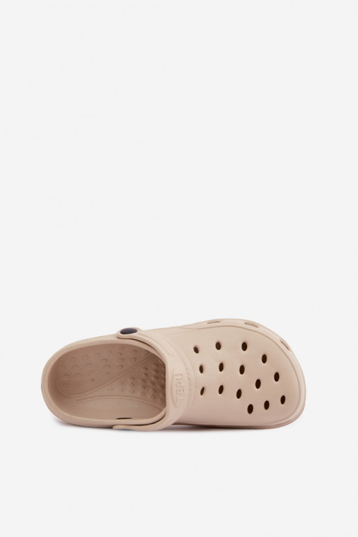 Aderis sandfarbene leichte Clogs