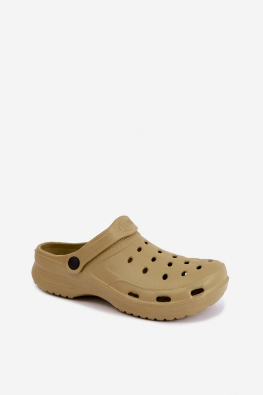 Aderis grüne leichte Clogs