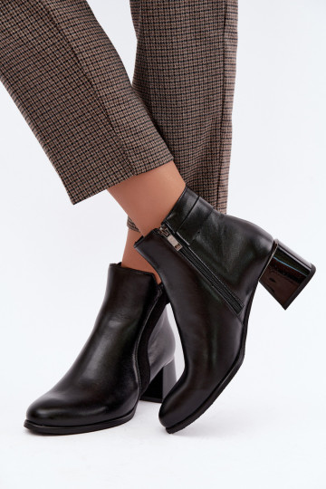 Damen Stiefeletten aus Kunstleder mit Absätzen isoliert Zazoo 60563 in schwarzer Farbe 2