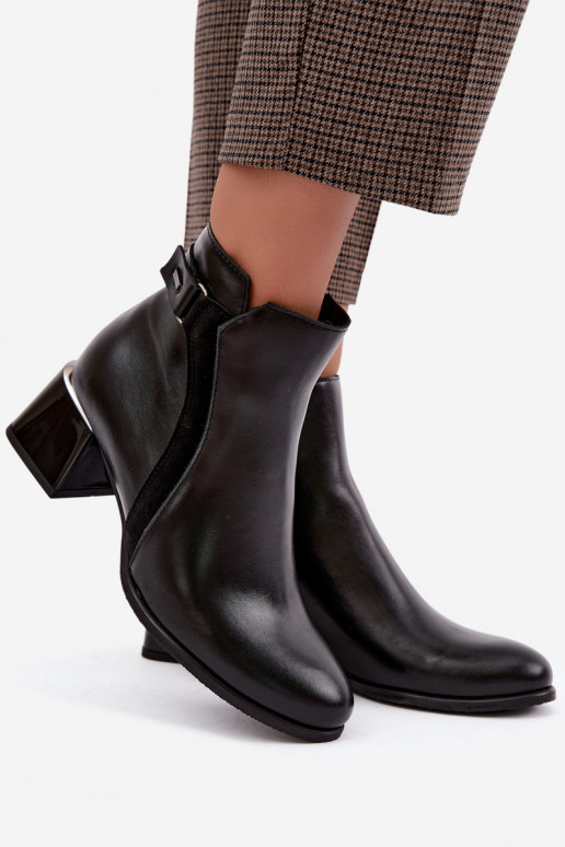 Damen Stiefeletten aus Kunstleder mit Absätzen isoliert Zazoo 60563 in schwarzer Farbe