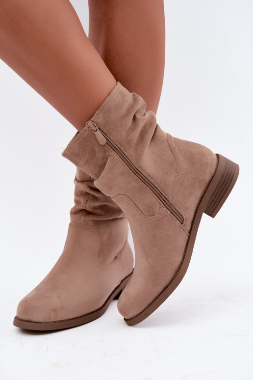 Wärmende Stiefeletten mit Rüschen und breiten Absätzen, sandfarben