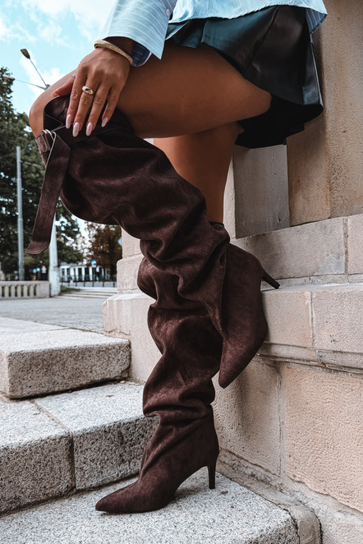 Schlüpfschuhe für Damen bis zum Knie mit Absätzen in Schokoladenfarbe Rosena