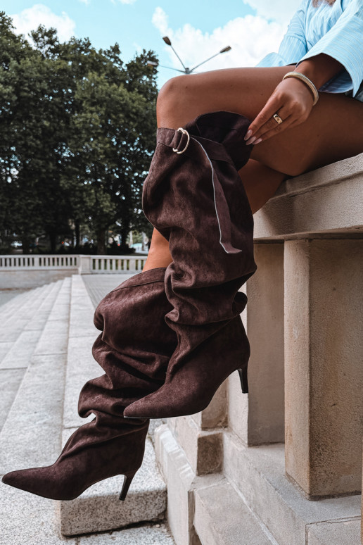 Schlüpfschuhe für Damen bis zum Knie mit Absätzen in Schokoladenfarbe Rosena
