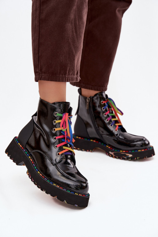 Leder-Damenstiefeletten mit Lackeffekt in Schwarz Artiker 57C0064