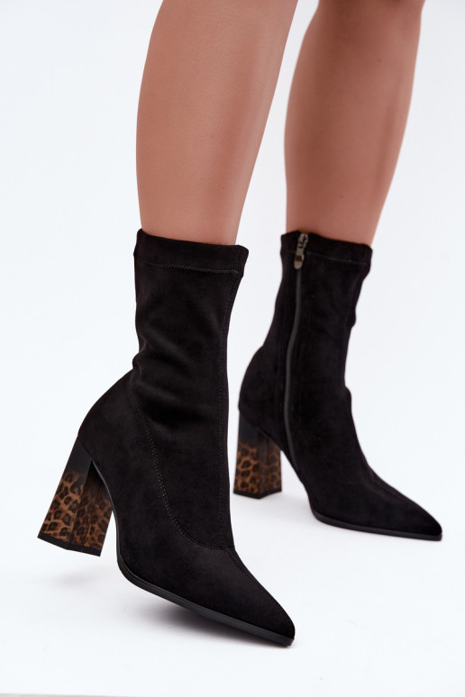 Isolierte Damen Stiefeletten mit gemustertem Schaft in Schwarz Tirelia