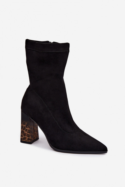 Isolierte Damen Stiefeletten mit gemustertem Schaft in Schwarz Tirelia