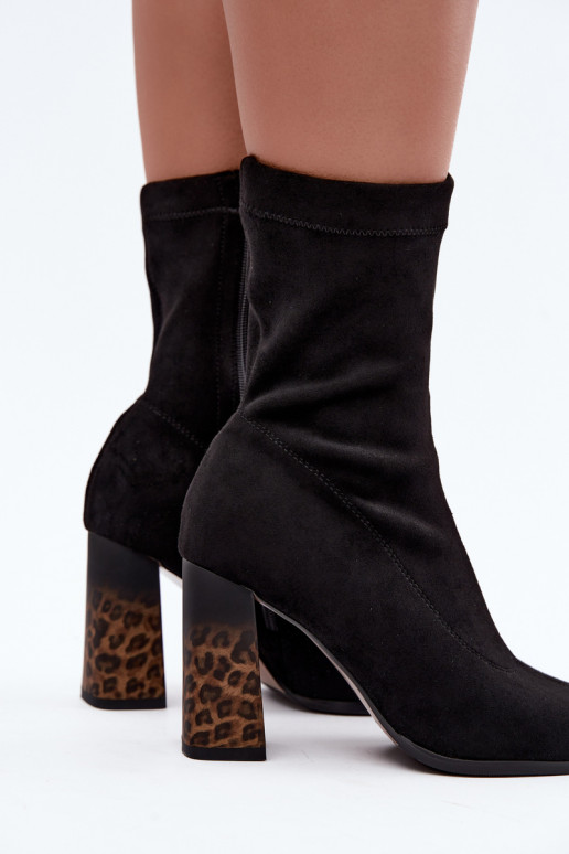 Isolierte Damen Stiefeletten mit gemustertem Schaft in Schwarz Tirelia