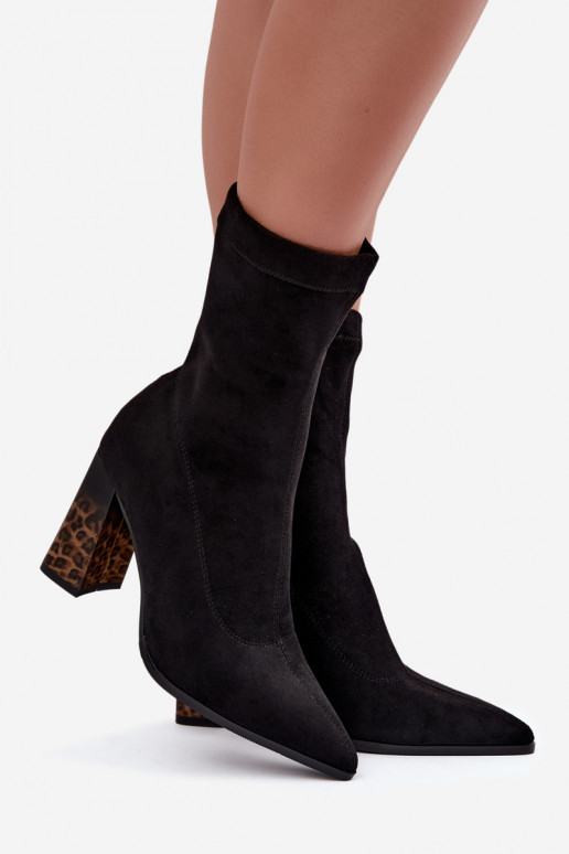 Isolierte Damen Stiefeletten mit gemustertem Schaft in Schwarz Tirelia