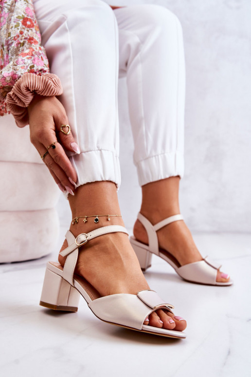 Hochhackige Sandalen aus Kunstleder Lorisa in Sandfarbe