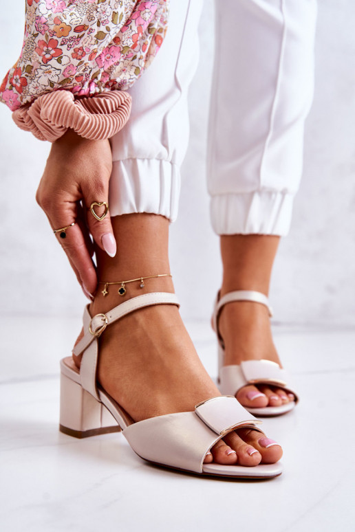 Hochhackige Sandalen aus Kunstleder Lorisa in Sandfarbe