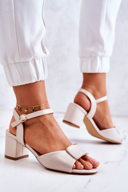 Hochhackige Sandalen aus Kunstleder Lorisa in Sandfarbe