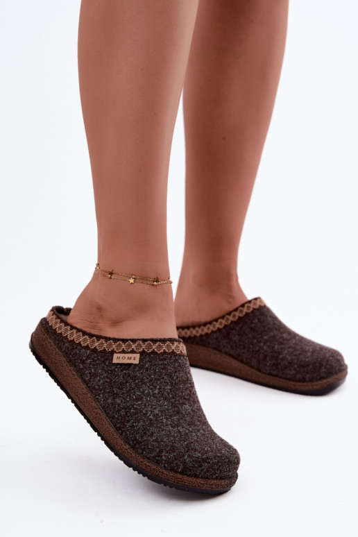 Dunkelbraune Damen-Slipper mit Stickerei Inblu NL000009