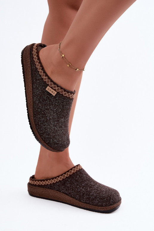 Dunkelbraune Damen-Slipper mit Stickerei Inblu NL000009