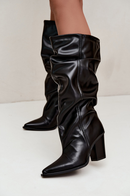 Schlüpfschuhe kniehohe Stiefel mit Absätzen und Rüschen aus Kunstleder in Schwarz Jensy
