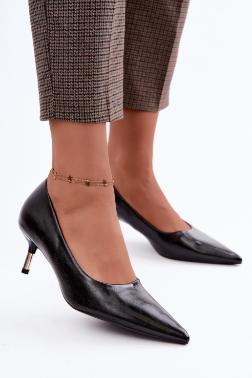 Schuhe mit niedrigem Absatz in Schwarz Pelina