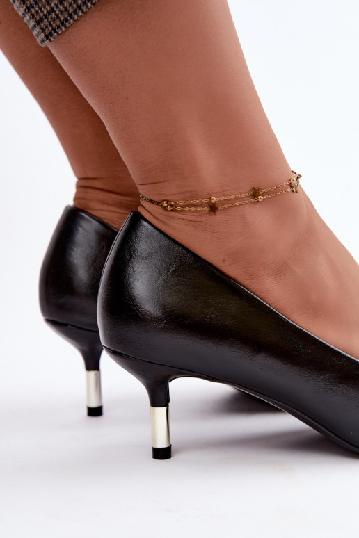 Schuhe mit niedrigem Absatz in Schwarz Pelina