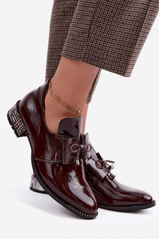 Lackierte Schuhe mit niedrigem Absatz und Schleifen in Bordeauxfarbe Zazoo 1399