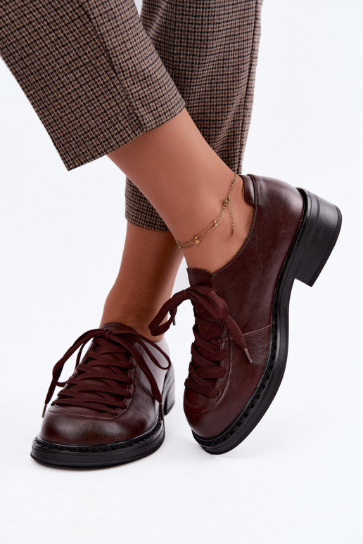 Lackleder Halbschuhe mit Schnürsenkeln in Dunkelbraun