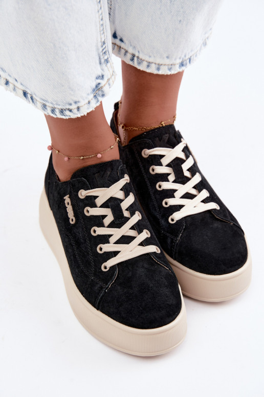 Fauxvelours-Sneaker mit Plateau Kobbo in Schwarz