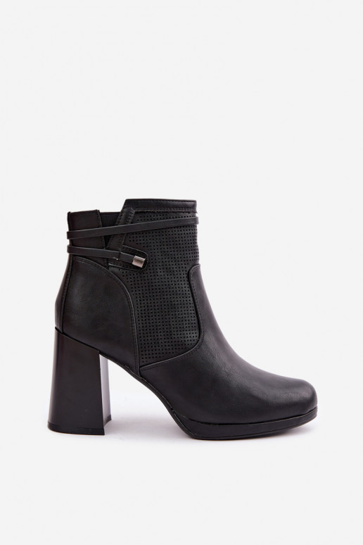 Wärmende Stiefeletten mit Absatz in Schwarz