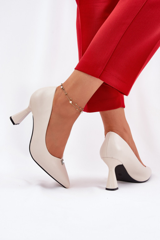 Elegante Schuhe auf einem ausgestellten Absatz Vinceza 62222 sandfarben