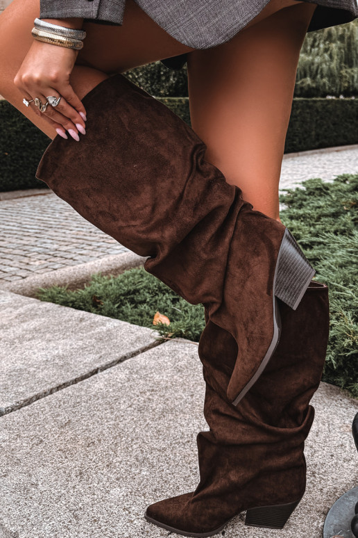 Damen kniehohe Stiefel mit gebogener Oberseite und Absätzen aus Wildleder, braun Durela