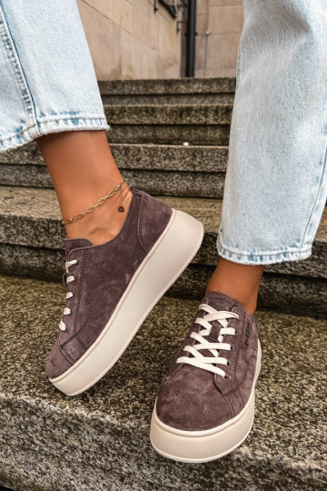 Fauxvelours-Sneaker mit Plateau Kobbo in Schokolade 2