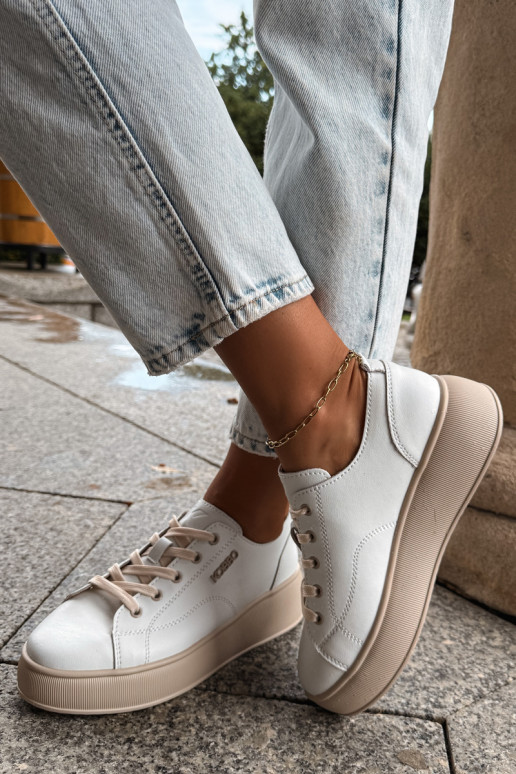 Fauxleder-Sneaker mit Plateau Kobbo in Weiß