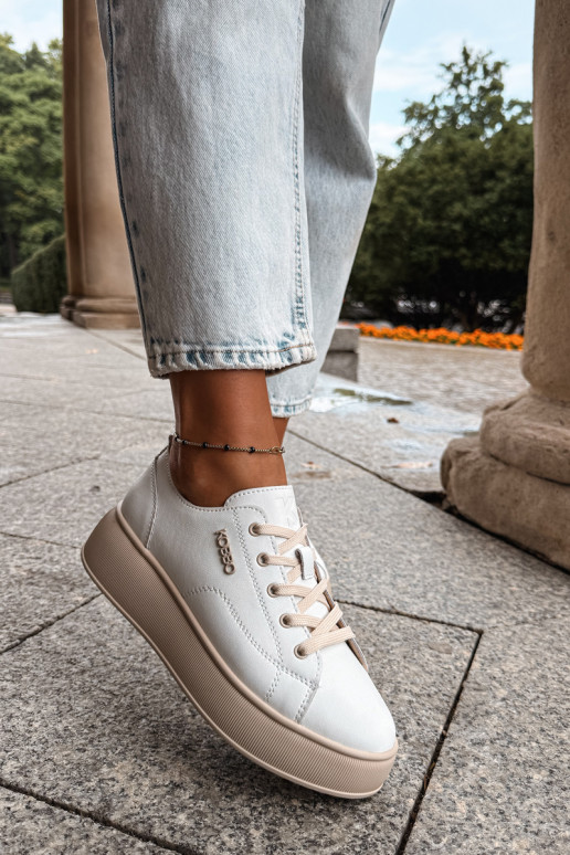Fauxleder-Sneaker mit Plateau Kobbo in Weiß