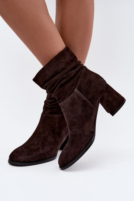 Natursuede Stiefeletten mit Falten und Absätzen D&A JC62-1021 schokoladenbraun