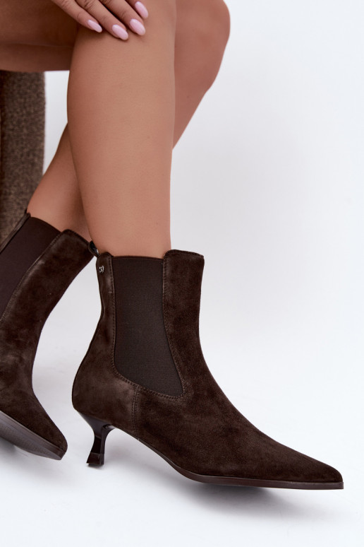 Wärmende Velourslederstiefel mit Absätzen Tai turiciejka K7756-02 in Schokolade