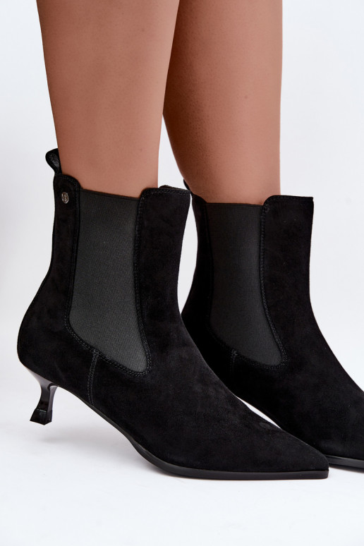 Wärmende Velourslederstiefel mit Absätzen Tai turiciejka K7756-01 in Schwarz