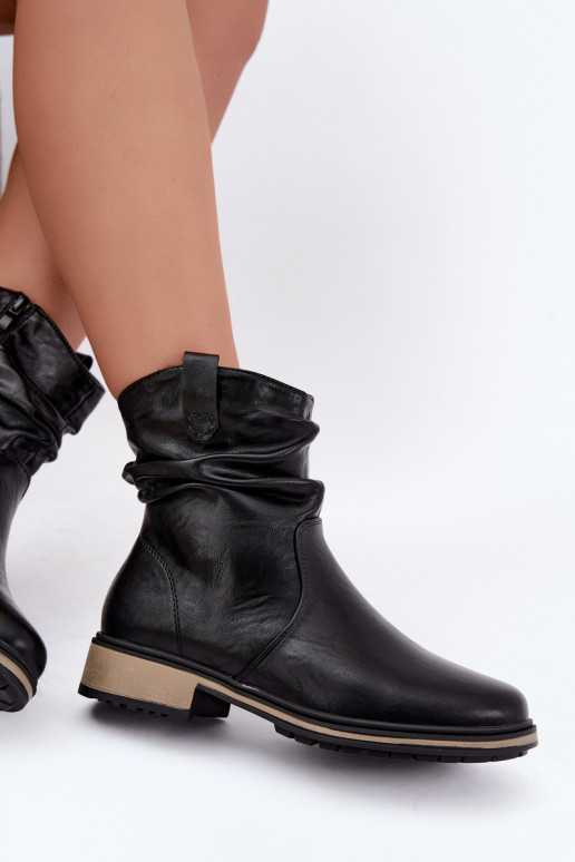 Wärmende Damen-Stiefeletten mit Falten in Schwarz