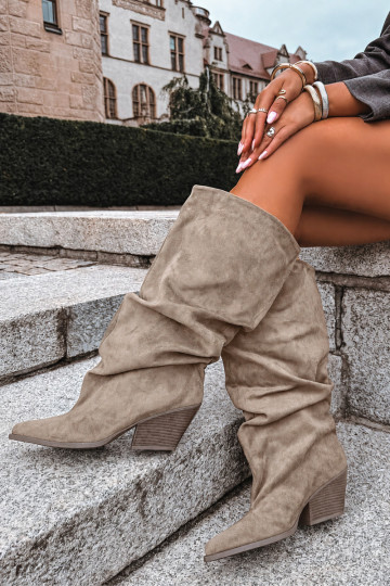 Khaki Damenstiefel mit gebogenem Schaft und Absätzen aus Veloursleder Durela