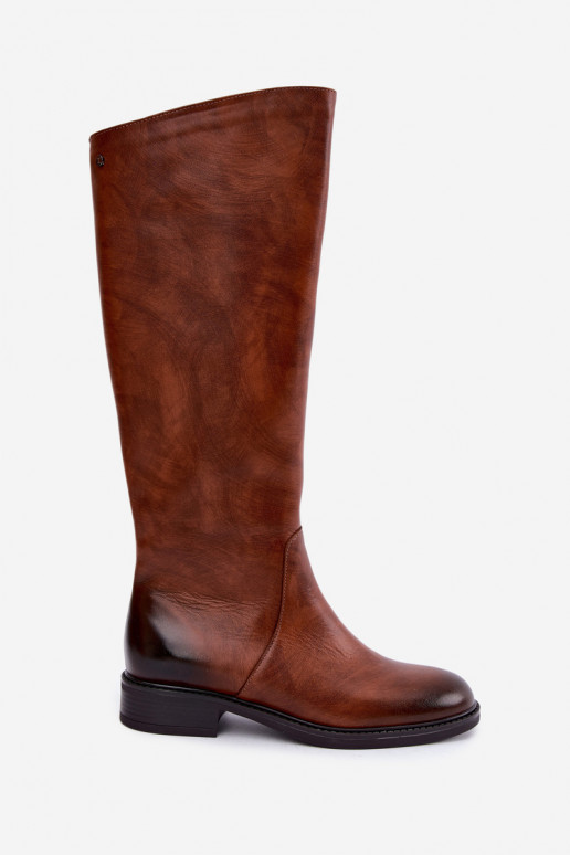 Leder Damen Stiefel bis zum Knie mit breiten Absätzen isoliert Zazoo 70163 braun