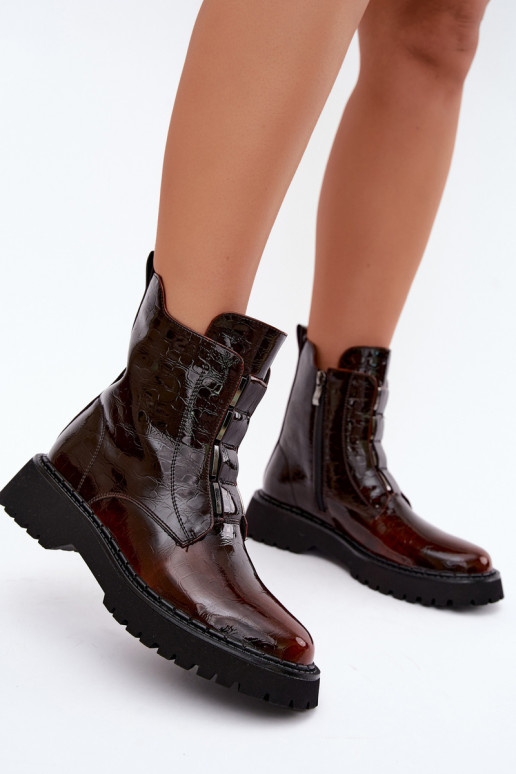 Isolierte Damenstiefeletten mit Lackeffekt T.Sokolski Z26-501 braun