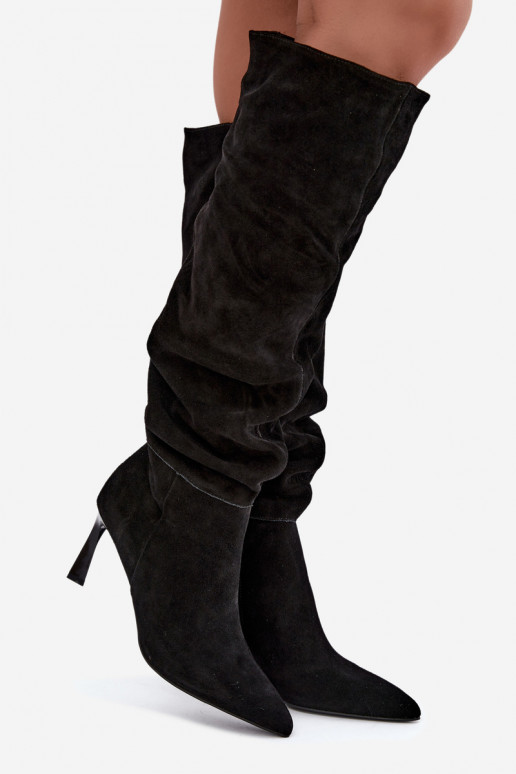 Faux-Suede kniehohe Stiefel Slouchy mit dünnen Absätzen Vinceza 89170 in schwarzer Farbe