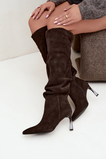 Faux-Suede kniehohe Stiefel Slouchy mit dünnen Absätzen Vinceza 89170 in Schokoladenfarbe 2