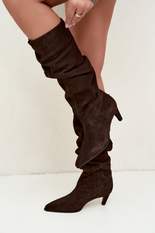 Faux-Suede gefütterte kniehohe Stiefel Slouchy mit Absätzen Vinceza 89167 in Schokoladenfarbe