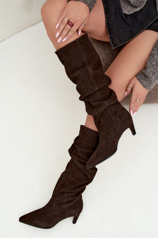 Faux-Suede gefütterte kniehohe Stiefel Slouchy mit Absätzen Vinceza 89167 in Schokoladenfarbe