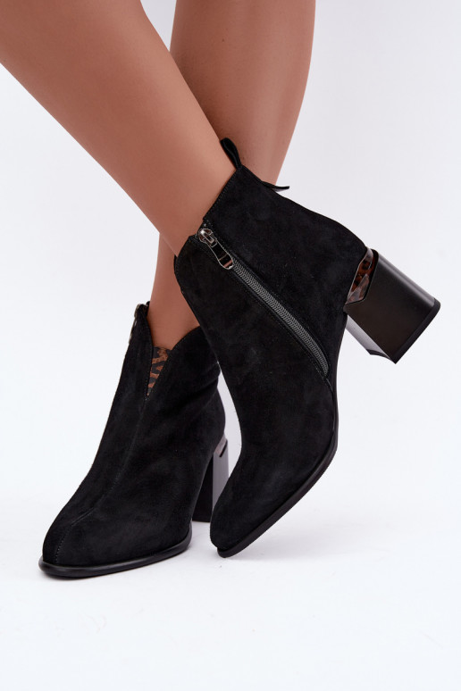 Faux-Suede warme Stiefeletten mit Absatz in schwarzer Farbe Laverelle
