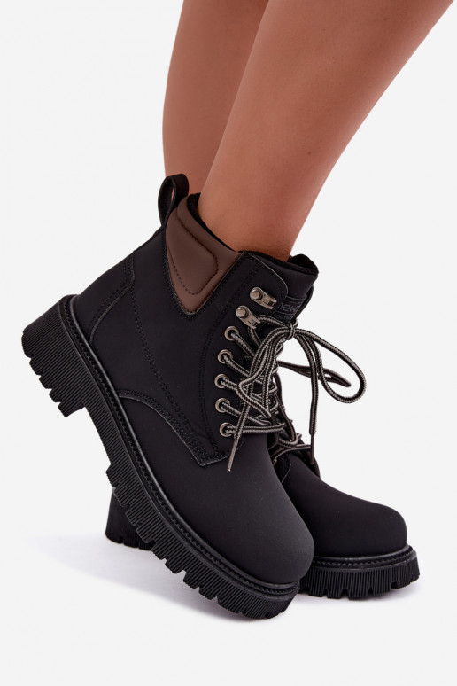 Isolierte schwarze Damenschuhe Sarvella