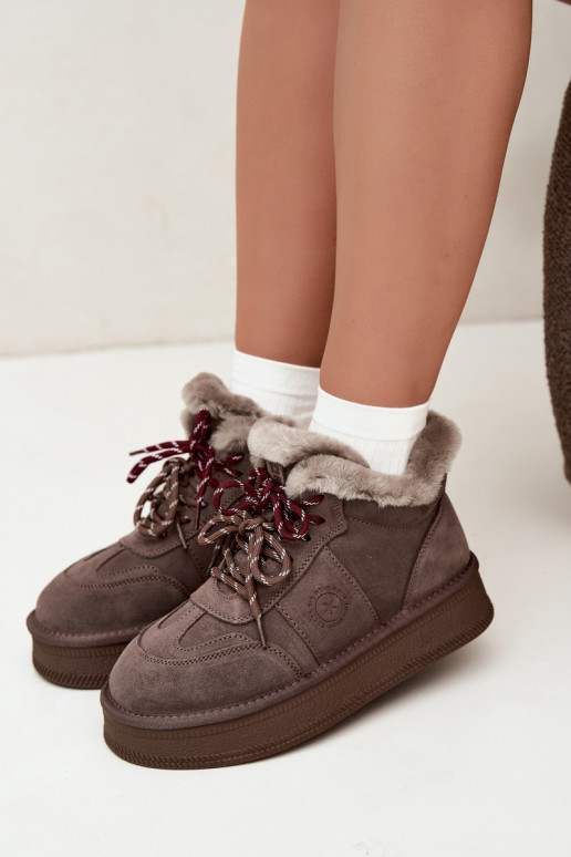 Damen Schneestiefel aus Kunstsuede mit Schnürsenkeln Big Star UU274313 in brauner Farbe