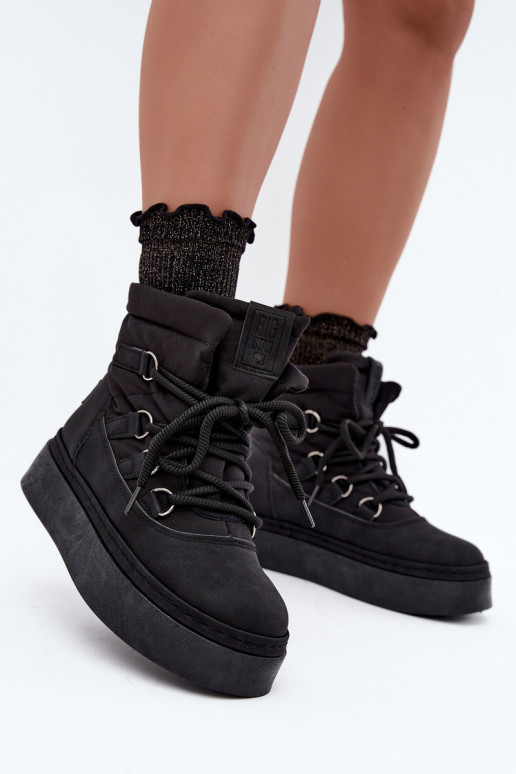 Schnürstiefel für den Winter mit Plateau Big Star UU274189 in schwarzer Farbe